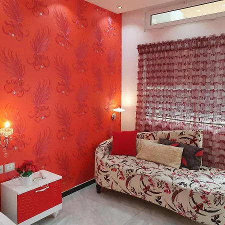 Deluxe * Sarandë